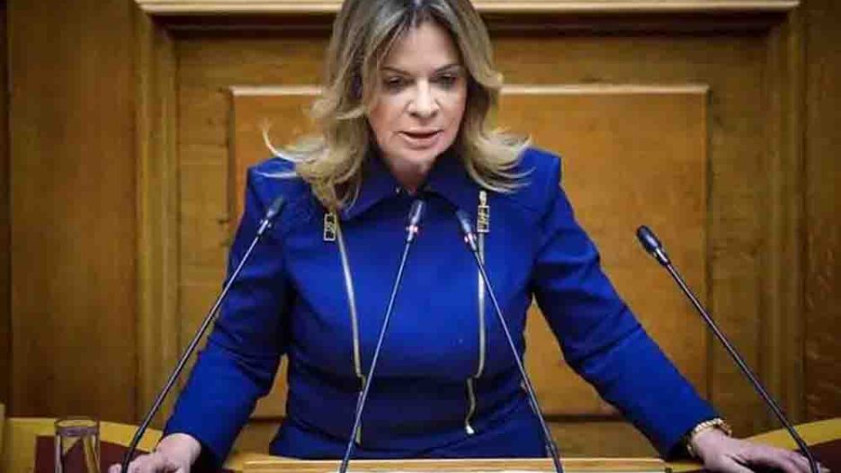 Χριστίνα Σταρακά: Κριτική για «φιλικό κράτος» και σκιές ιδιωτικοποίησης της διοίκησης