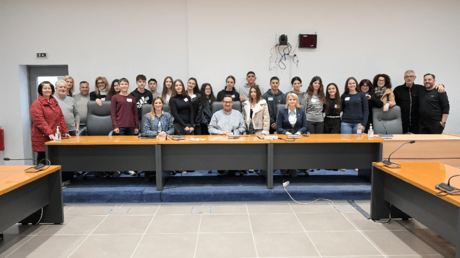 Δημοτικό Συμβούλιο Εφήβων Ιλίου: Η νέα γενιά στο προσκήνιο της πόλης