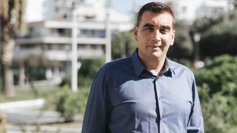 Γιάννης Κωνσταντάτος: Όταν η αυτοδιοίκηση γίνεται προσωπικό πολιτικό brand