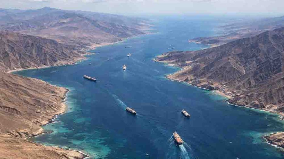 Κλιμάκωση στον Περσικό: Ο Τραμπ διατάζει αποκλεισμό των Στενών του Ορμούζ