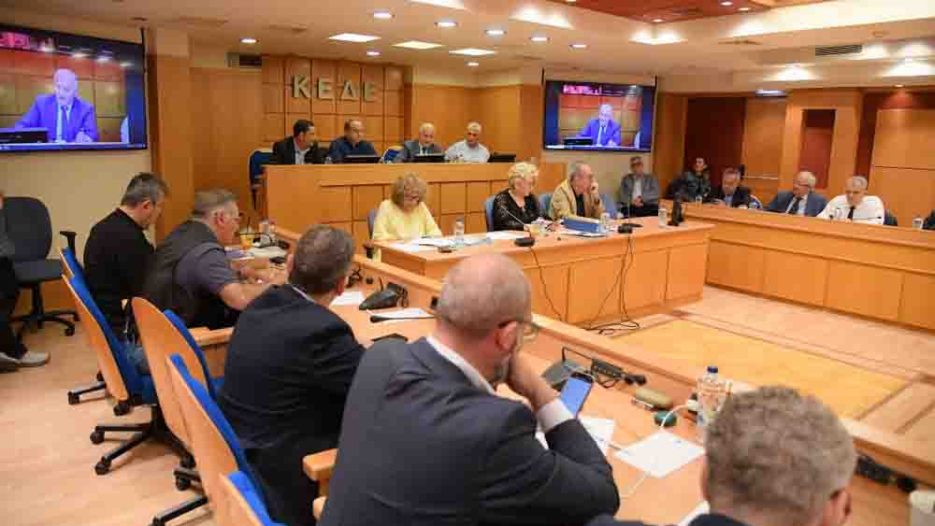 Νέος Κώδικας Αυτοδιοίκησης και οικονομική πίεση στο επίκεντρο της ΚΕΔΕ
