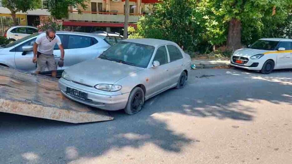 Εγκαταλελειμμένα οχήματα: 728 «αποσύρσεις» σε 19 μήνες στον δήμο Νεάπολης-Συκεών