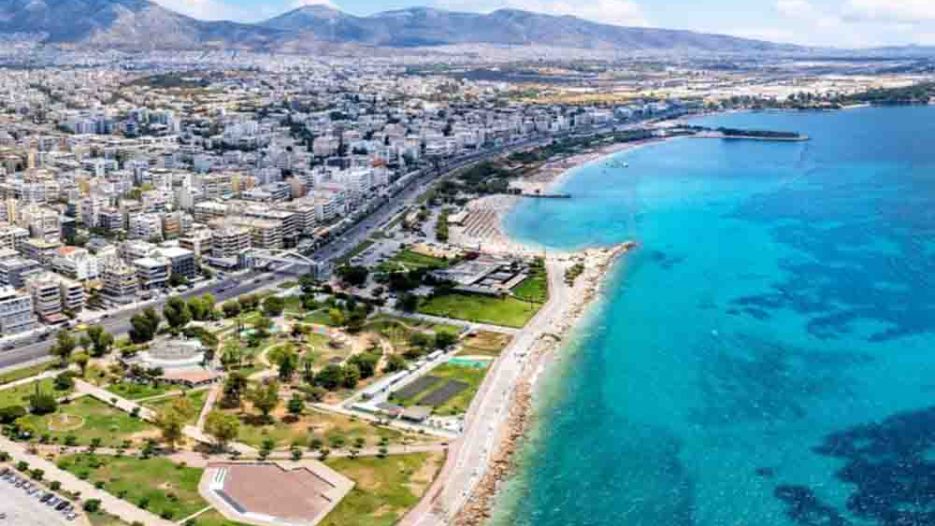«Αθηναϊκή Ριβιέρα» δύο ταχυτήτων: Αντάρτικο 9 δημάρχων κατά ΕΤΑΔ και Μαξίμου για το παραλιακό real estate της Αττικής