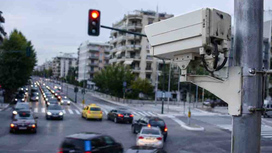 Κάμερες, ψηφιακές κλήσεις και νέοι δρόμοι: Η Ελλάδα αλλάζει το μοντέλο οδικής ασφάλειας