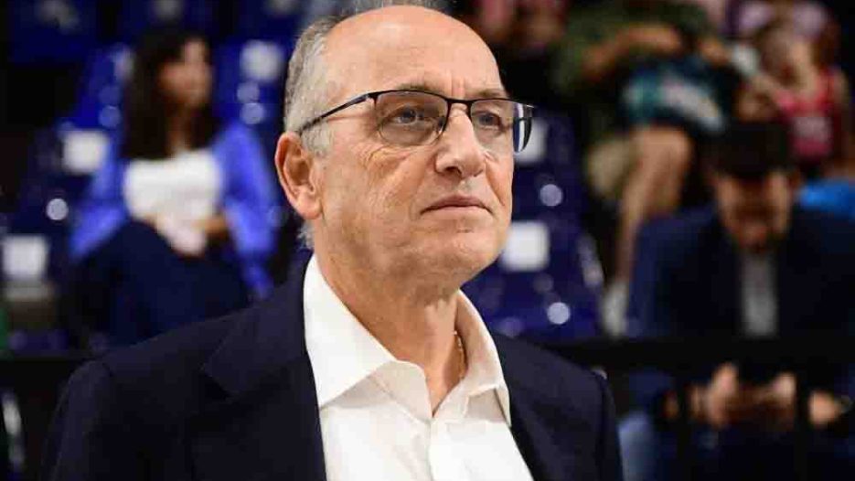 Σεισμός στο ελληνικό μπάσκετ: Συνελήφθησαν ο πρόεδρος της ΕΟΚ Βαγγέλης Λιόλιος, διαιτητές και παράγοντες για 50 στημένα παιχνίδια