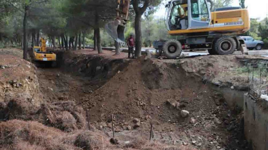 Νέο αντιπλημμυρικό έργο 4,2 εκατ. ευρώ σε Βάρκιζα και Βούλα από την Περιφέρεια Αττικής