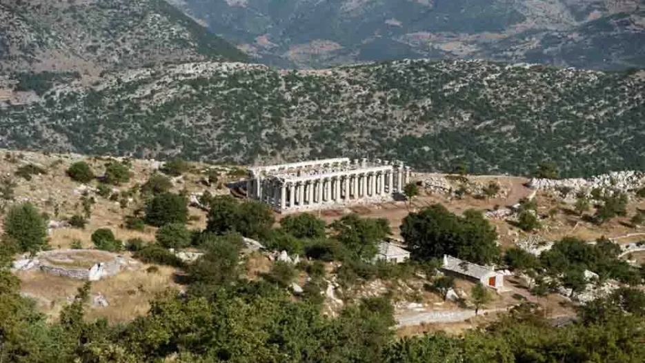 Ναός Επικούρειου Απόλλωνα: Το αρχιτεκτονικό παράδοξο και αριστούργημα  μαζί της Αρχαιότητας