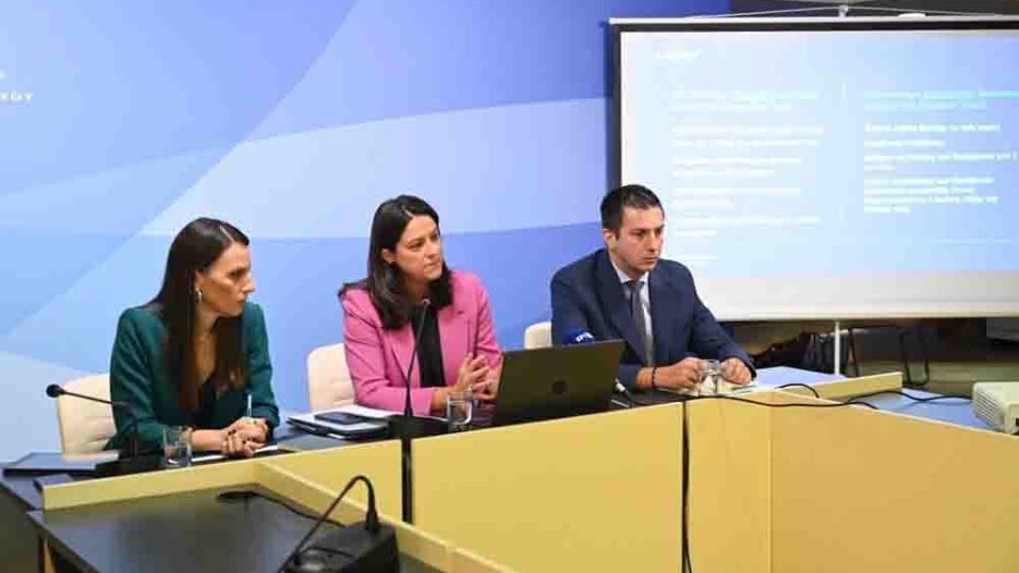 ΔΥΠΑ «55+»: 43.000 (35.000+8.000) θέσεις εργασίας για ανέργους έως 55-74 ετών