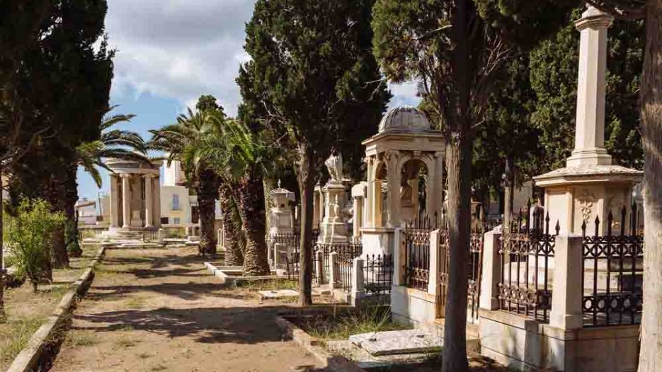 Δήμος χωρίς τιμόνι και κακοπληρωτής - ερωτήματα χωρίς απαντήσεις… Μυρουδιά η Αποκεντρωμένη… αρνείται να «Ζωγραφίσει…»